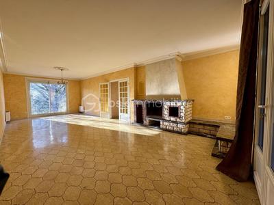 Maison - 140 m² - 7 pièces