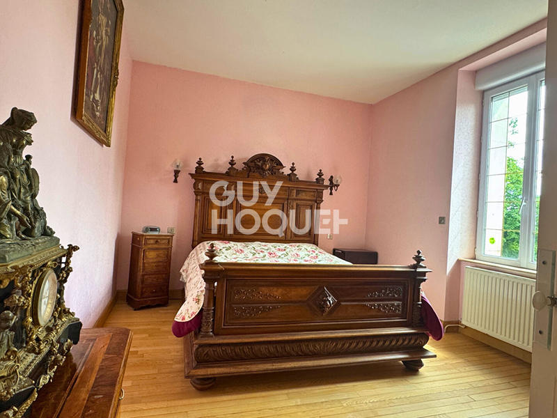 Maison - 161 m² - 8 pièces