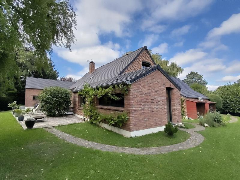 Maison - 245 m² - 9 pièces