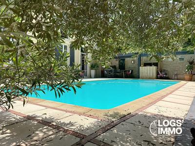 Maison - 347 m² - 10 pièces