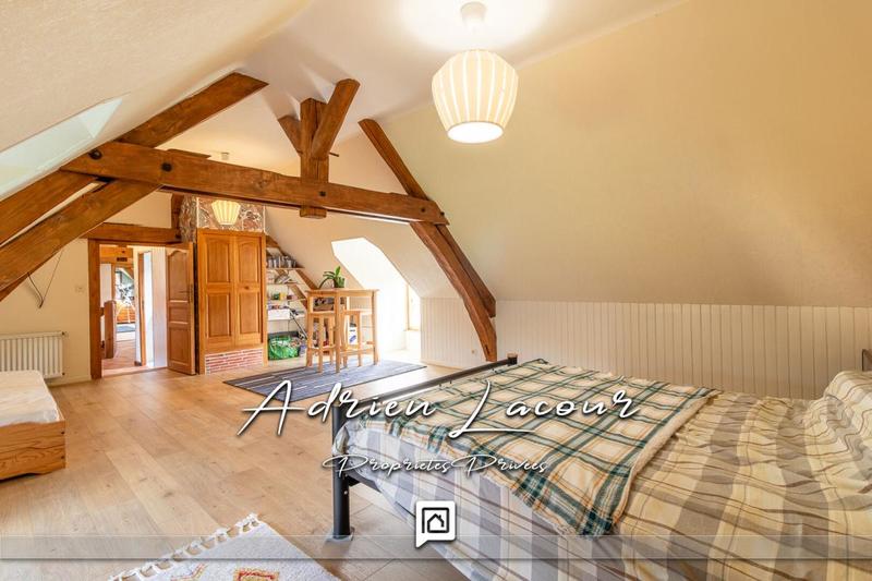 Maison - 206 m² - 7 pièces