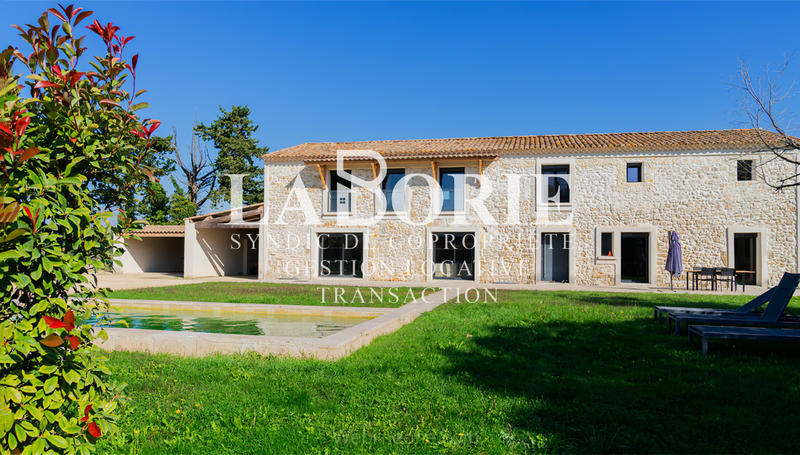 Mas - 270 m² - 6 pièces