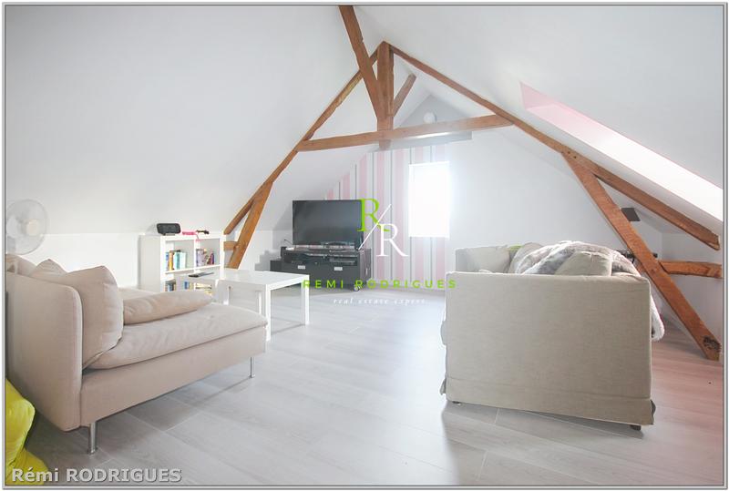 Maison - 219 m² - 10 pièces