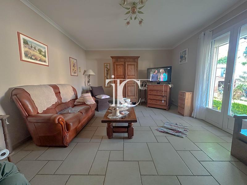 Maison - 245 m² - 8 pièces