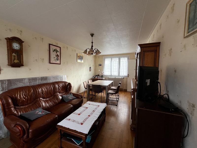 Maison - 99 m² - 5 pièces