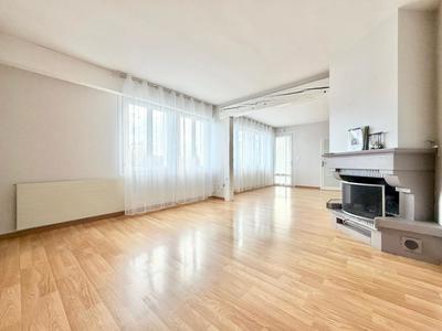 Maison - 219 m² - 8 pièces