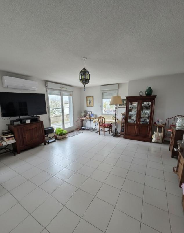 Appartement - 143 m² - 5 pièces