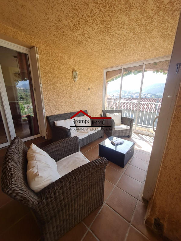 Villa - 237 m² - 9 pièces