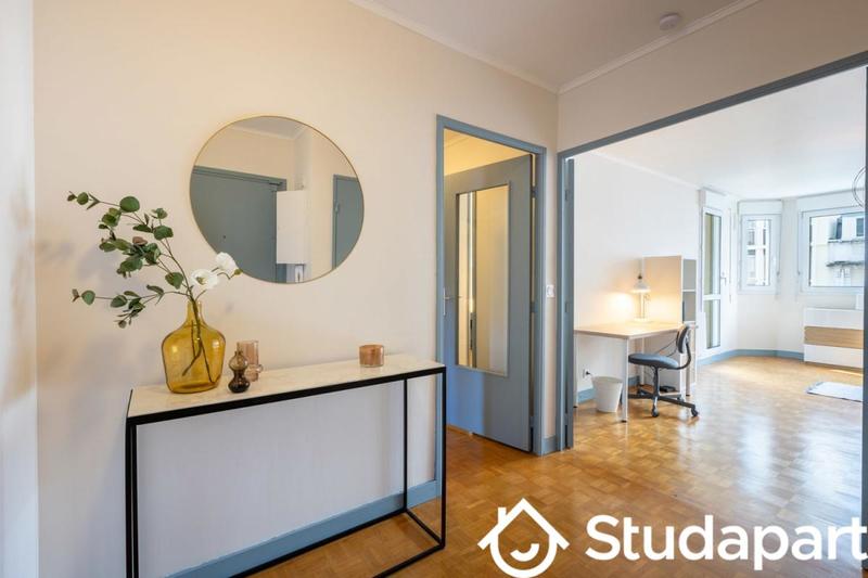 Chambre - 11 m² - 1 pièce