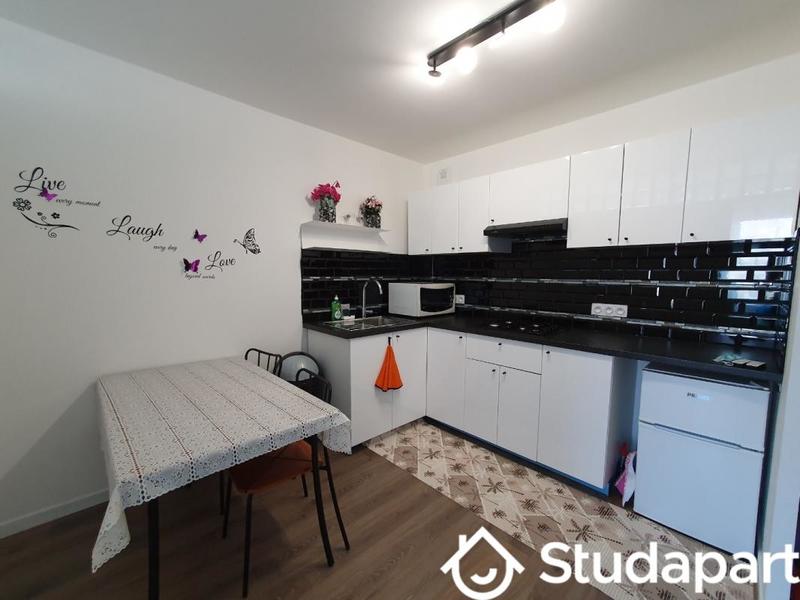 Chambre - 11 m² - 1 pièce