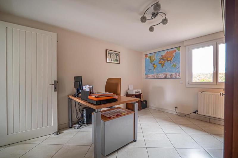 Maison - 230 m² - 8 pièces