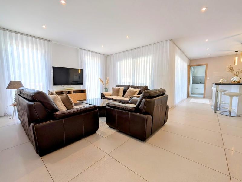 Maison - 180 m² - 6 pièces