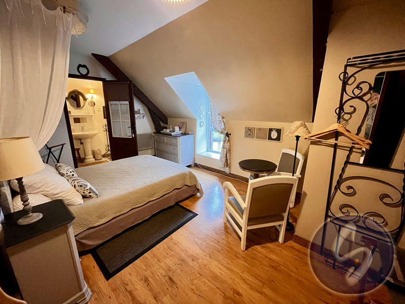 Maison - 616 m² - 19 pièces