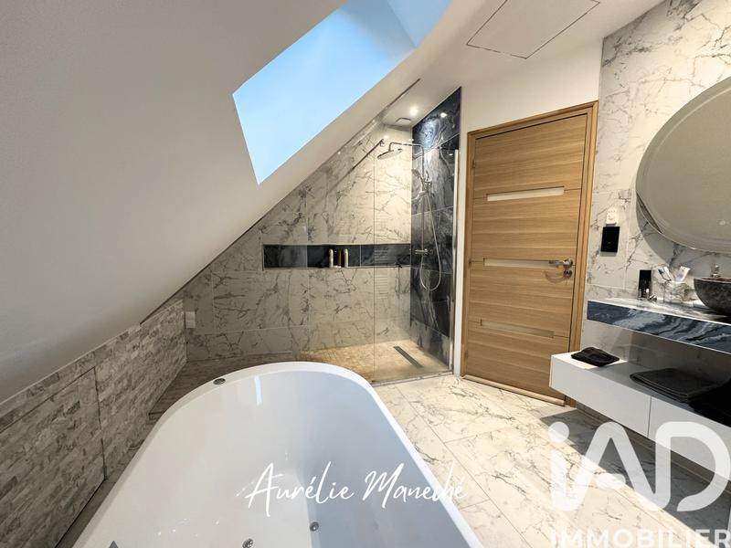 Maison - 85 m² - 3 pièces