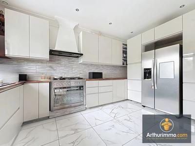 Maison - 174 m² - 7 pièces