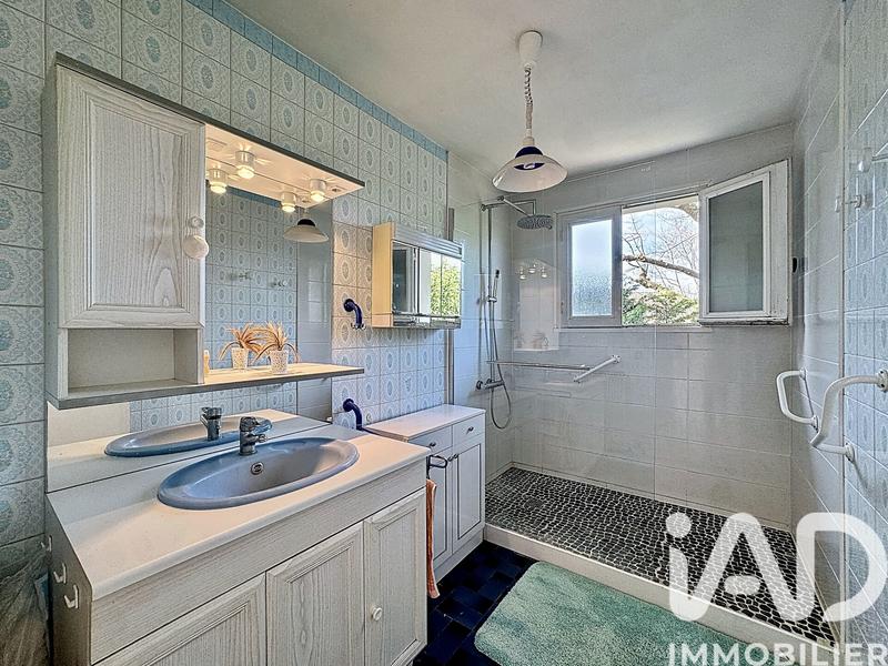 Maison - 232 m² - 10 pièces