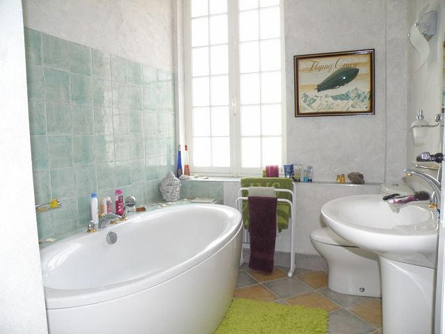 Maison - 326 m² - 8 pièces