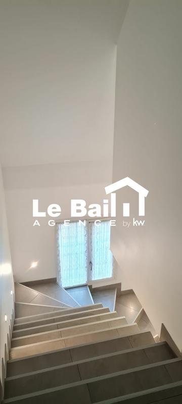 Maison - 228 m² - 8 pièces