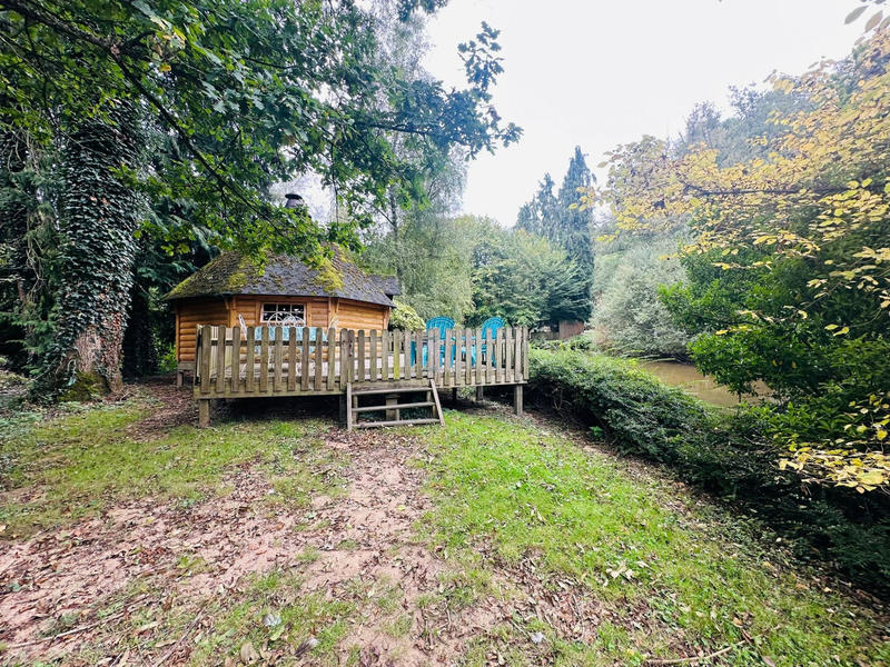 Maison - 310 m² - 8 pièces