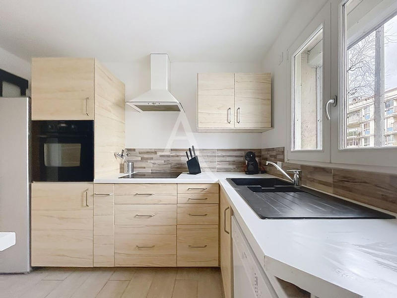 Appartement - 79 m² - 5 pièces