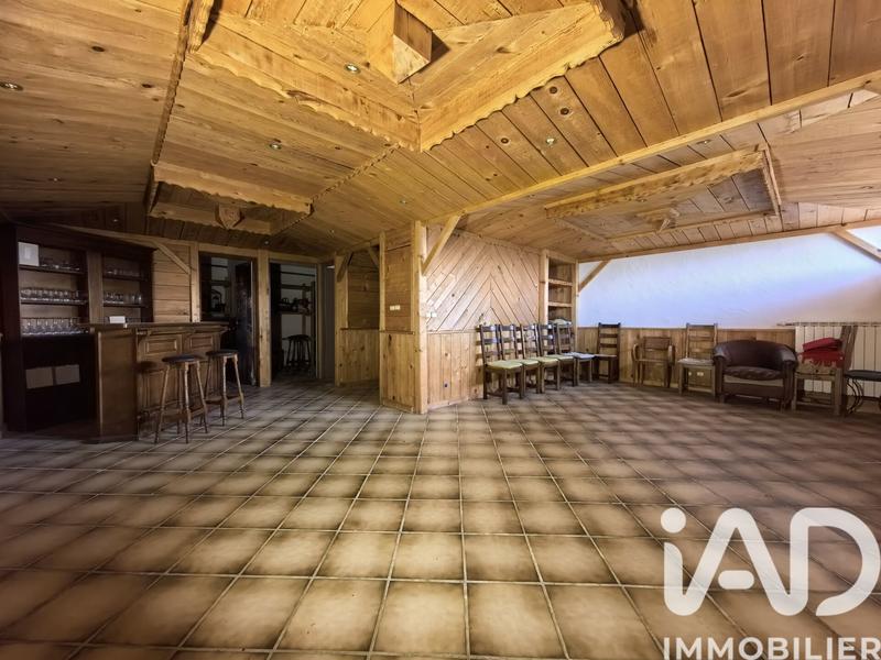 Maison - 332 m² - 11 pièces