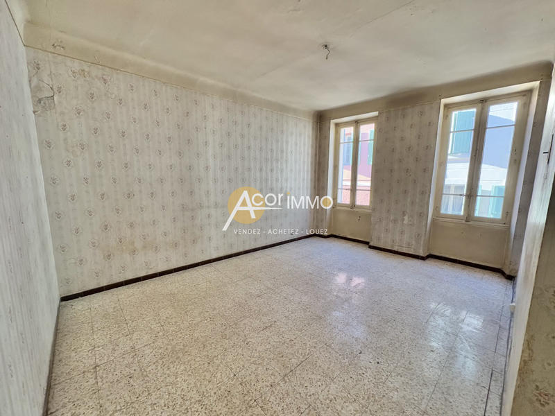 Maison - 250 m² - 8 pièces