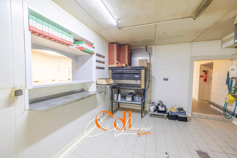 Local commercial - 126 m² - 2 pièces