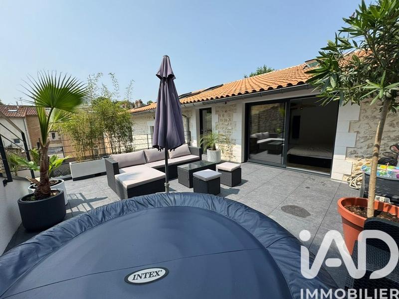 Maison - 203 m² - 7 pièces