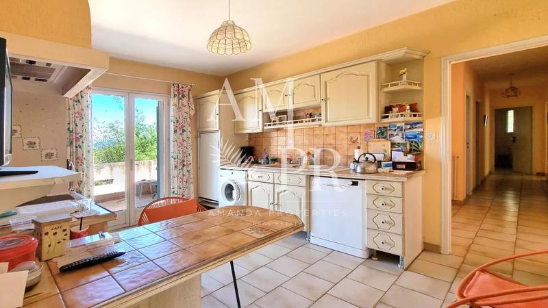 Villa - 216 m² - 7 pièces