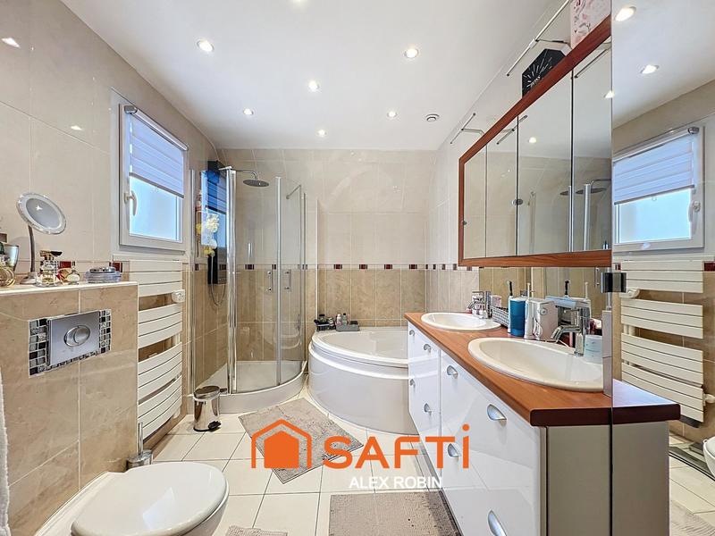 Maison - 140 m² - 6 pièces