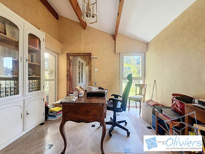 Maison contemporaine - 310 m² - 11 pièces