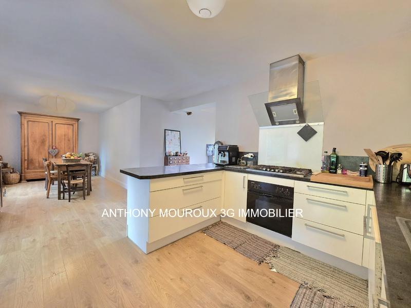 Maison - 188 m² - 7 pièces