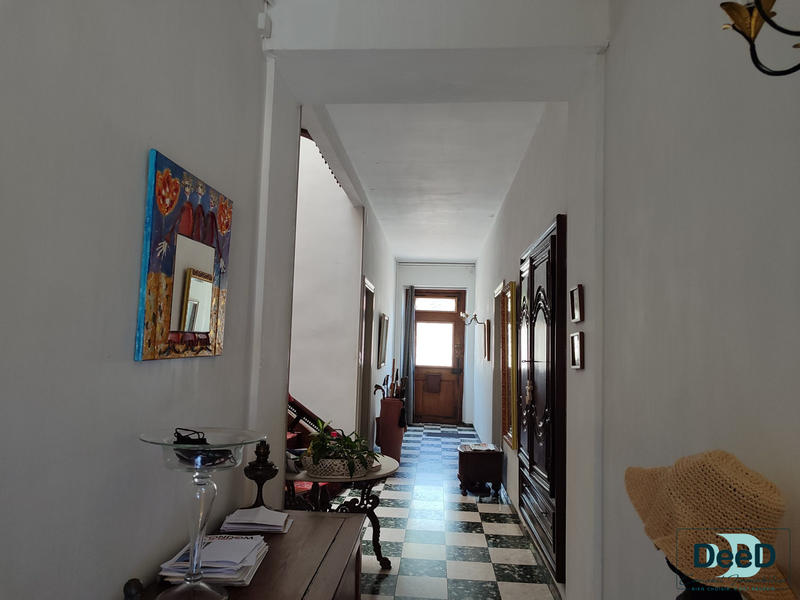 Maison - 366 m² - 9 pièces