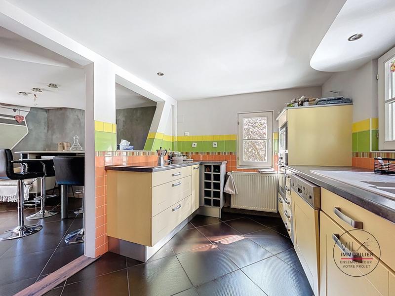 Maison traditionnelle - 230 m² - 7 pièces