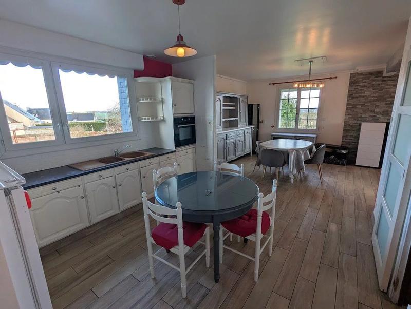 Maison - 121 m² - 6 pièces