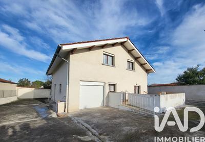 Maison - 180 m² - 5 pièces