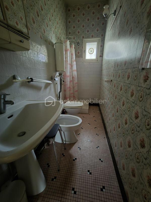 Maison - 400 m² - 6 pièces