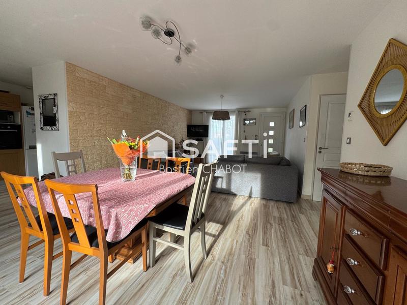 Maison - 99 m² - 6 pièces