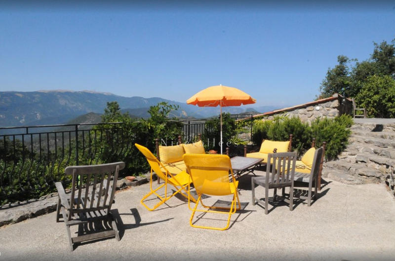 Maison - 180 m² - 8 pièces