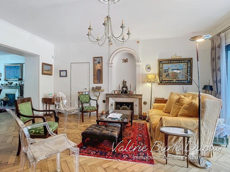 Maison - 214 m² - 7 pièces