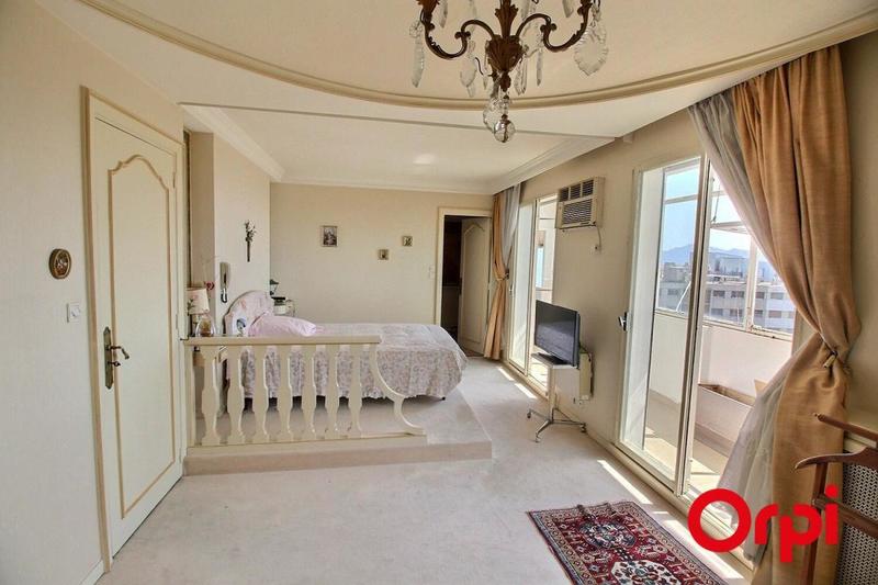 Penthouse - 153 m² - 4 pièces