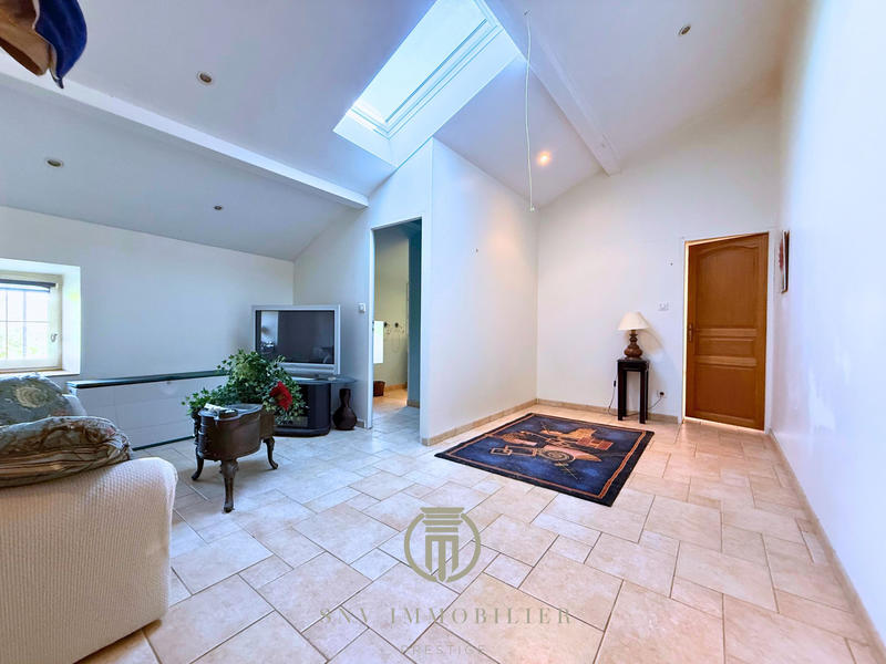 Maison - 301 m² - 8 pièces