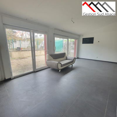 Local commercial - 248 m² - 8 pièces