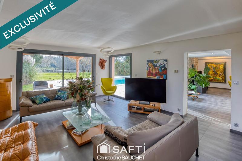 Villa - 213 m² - 6 pièces