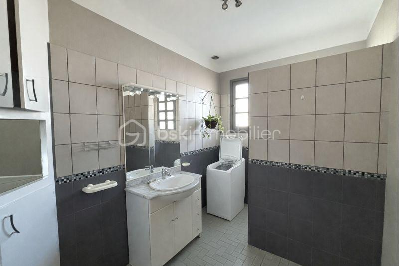 Maison traditionnelle - 175 m² - 7 pièces