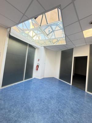 Bureau - 559 m²