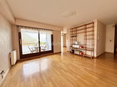 Appartement - 80 m² - 3 pièces