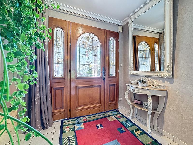 Maison traditionnelle - 214 m² - 7 pièces