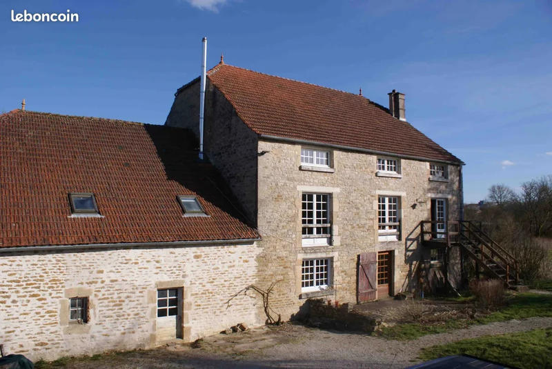 Propriété - 380 m² - 14 pièces