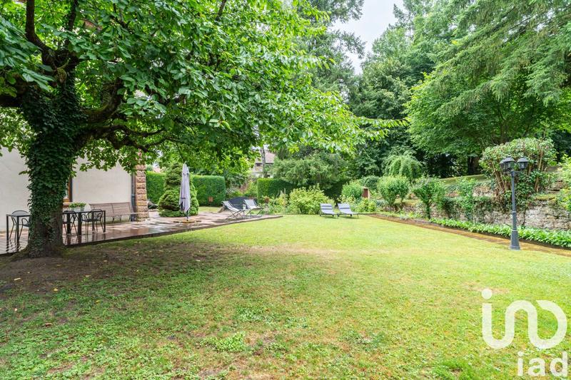 Maison - 307 m² - 11 pièces